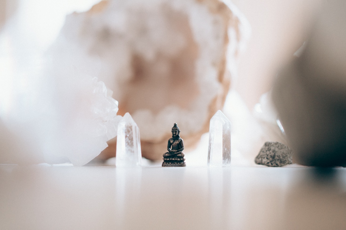 The Benefits of Booking Psychic Services Online